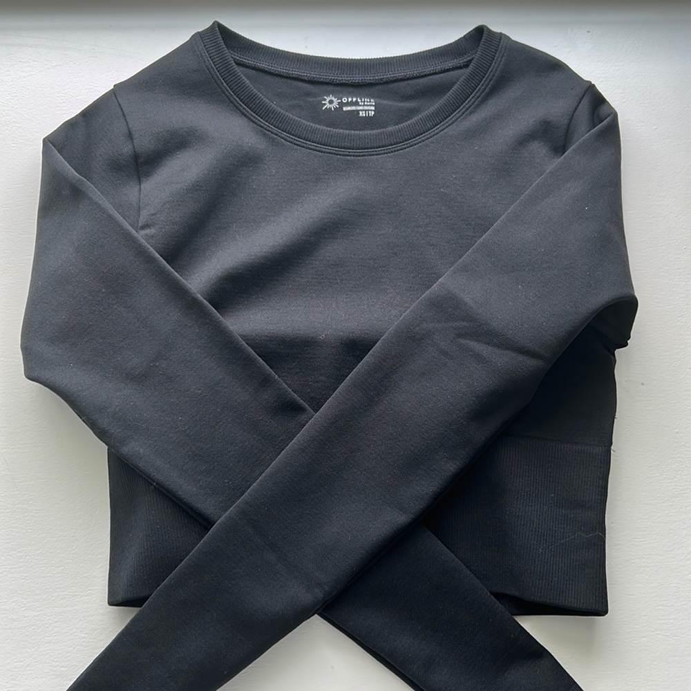 Never worn Aerie long sleeve shirt